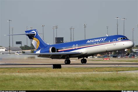 Boeing 717 2bl Midwest Airlines Aviation Photo 0384293