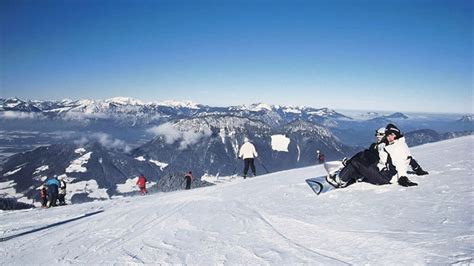 Japan Winter Wonder Plus 4 Day Ski Contiki 13 Days From Osaka To Tokyo