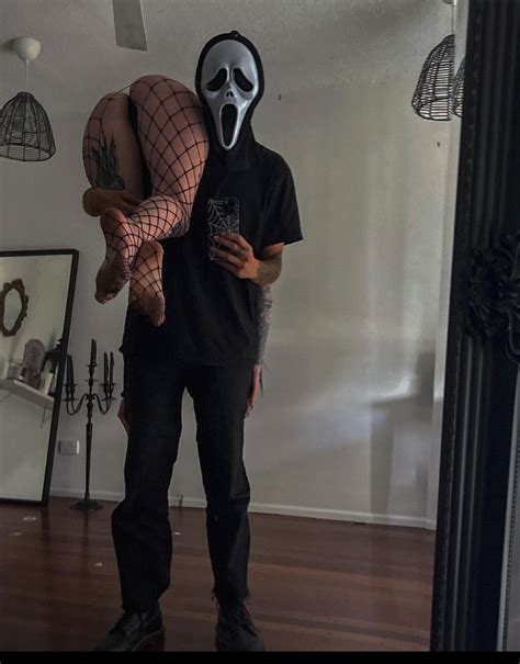 Pin By Vanessa On Halloween Cute Couple Halloween Costumes Cute Couple Pictures Ghostface