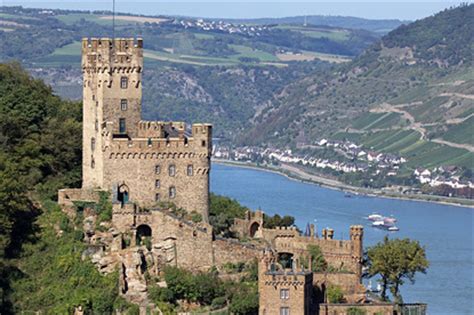 It covers 19,846 km2 (7,663 sq mi) and has about 4.05 million residents. Rhineland-Palatinate Travel Guide - Germany - Eupedia