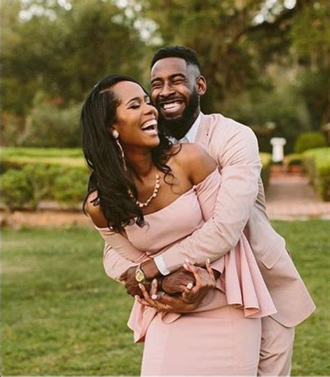 4 Ways To Keep Her Happy Loveisconfusing Couples Engagement Photos