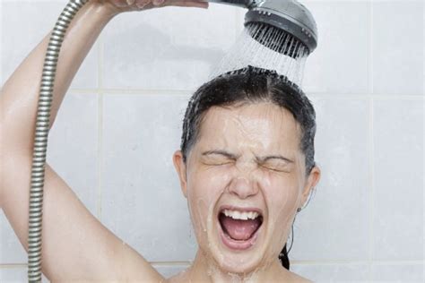 لهذه الأسباب عليك تجنب الاستحمام بالماء الساخن وطن يغرد خارج السرب