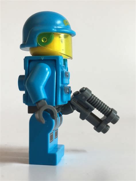 Lego Minifigure Pictures Lego Space Alien Defense Unit Adu Minifigure