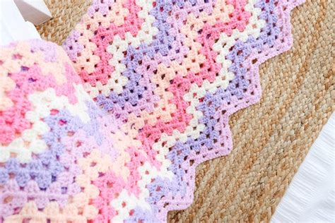 Learn How To Crochet A Granny Ripple Blanket Bella Coco Crochet