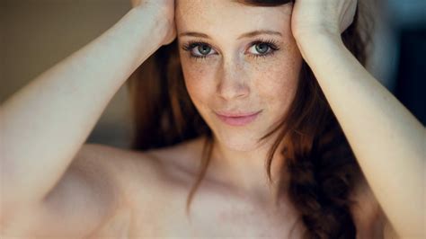 Masaüstü Yüz Kadınlar Model Portre Uzun Saç Yeşil Gözler Fotoğraf Kapatmak Gülümseyen
