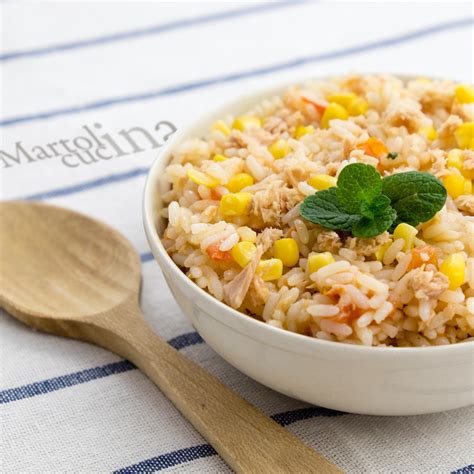 Sep 24, 2021 · pasta fredda con tonno, olive e peperoni cruschi ilchiccodimais scritto il 17 agosto 2021 3 agosto 2021 la pasta fredda con tonno, olive e peperoni cruschi è un primo estivo veloce e saporito, perfetto anche da portare in spiaggia o per il pranzo al lavoro! Riso freddo con tonno e mais alla menta | Martolina in cucina