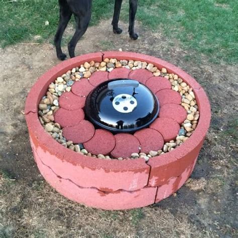 Everyone likes to spend time on decking or outdoor with their loved ones near a fire pit. How to Be Creative with Stone Fire Pit Designs: Backyard ...