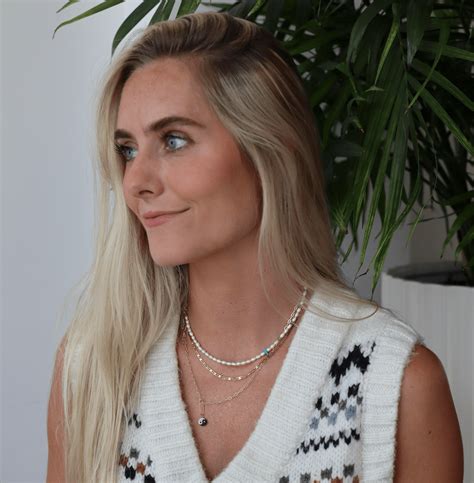 Meet Amanda McKinzie: Influencer of The Month of November! – KOZAKH Jewelry