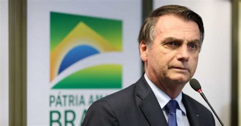 Bolsonaro sanciona lei que autoriza internação involuntária de