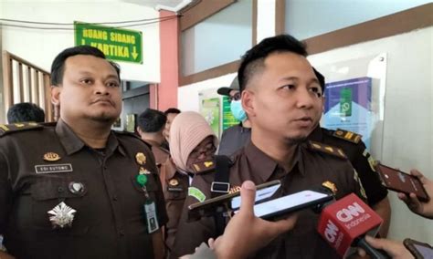 Pendiri Spi Batu Julianto Eka Putra Akhirnya Dijatuhi Hukuman Tahun Penjara Poskota Jatim