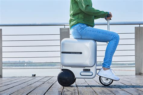 Airwheel Se3 Suitcase Electric Scooter Will Help Make Travel More Functional And Fun