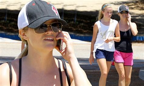 Reese Witherspoons Daughter Ava 14 Is Nearly Same Height As Her Mom