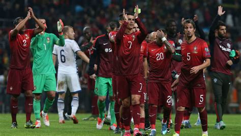Portugal ha comenzado la defensa de la corona conseguida en la euro 2016 sufriendo, y mucho, en un se erigió, además, en el jugador que ha disputado más ediciones de la eurocopa (5) y que en. Cómo ver el partido de Portugal - Austria Gratis ...