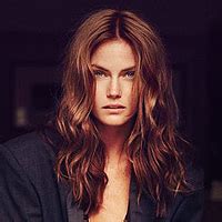 Entdecke rezepte, einrichtungsideen, stilinterpretationen und andere ideen zum ausprobieren. OLIVIA - Lilac Wine