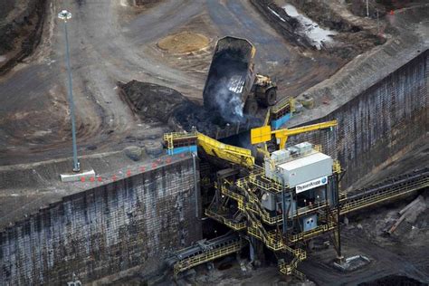 Lower Oil Prices Strike At Heart Of Canadas Oil Sands Production The