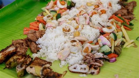 Feasting On A Boodle Fight In Philippines Mint Lounge