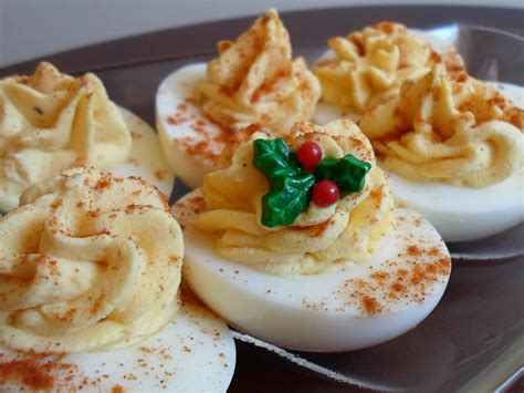 Happier Than A Pig In Mud Easy Christmas Holly Decoration For Deviled Eggs