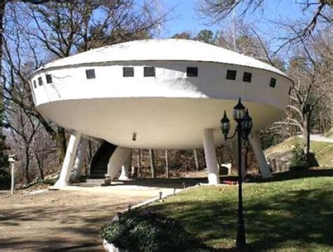 Look 20 Of The Most Bizarre Houses In The World Crazy Houses