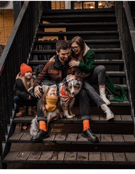 Pin by olesya.shine on Семейная съемка в городе | Urban family pictures ...