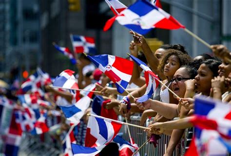 Dominicanos Celebran El 14 De Agosto 40 Aniversario De Desfile En Nueva