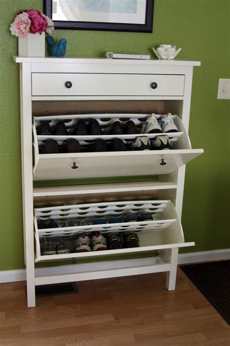 Even if you're working with an especially small space, these easy diys will help you find the best way to organize your clothes, shoes, kids' toys, linens, and other bedtime. Shoe Organizing Ideas - DIY Shoe Storage
