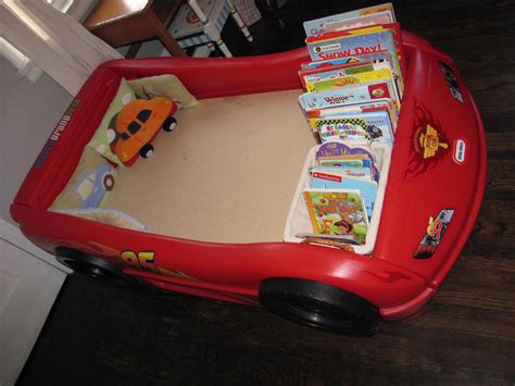 Bedtime will never be the same again, and it?ll finally be something to look forward to! Lightning McQueen toddler bed reading nook | Lightning ...