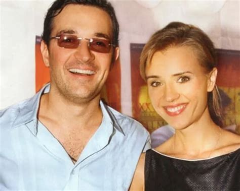 В 1997 году окончил вту им. Жена Егора Бероева: Ксения Алферова
