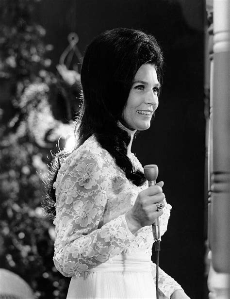 Loretta Lynn Racked Up Over 70s Hits As A Solo And Duet Partner Of