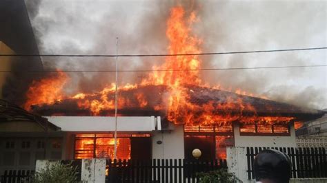 Mencari arti mimpi rumah kebakaran? Dinas Pemadam Kebakaran Kota Pekanbaru Sepanjang Tahun ...