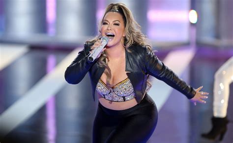 Chiquis Rivera Perdió Peso Y Lo Mostró Modelando Ajustado Vestido Fama