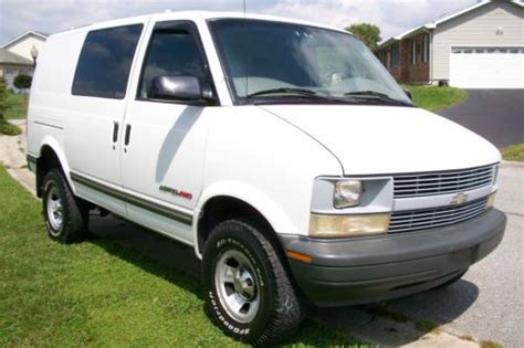 Purchase Used 2000 Chevrolet Astro Extended Cargo Van Awd With Lift Kit