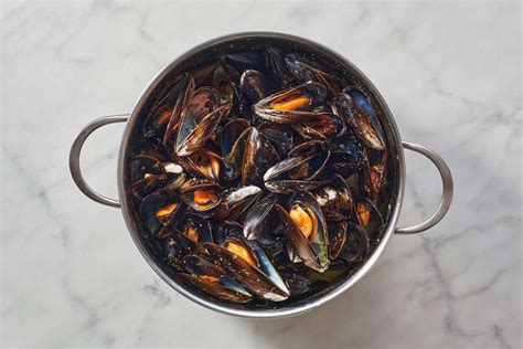 steamed mussels with coconut milk and thai chiles recipe tyler florence