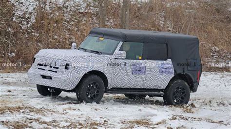 2021 Ford Bronco Spy Photos Show A Boxy Body For The First Time