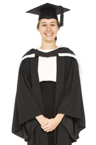Tips For Wearing Graduation Gowns That You Should Know Graduation