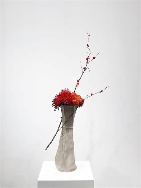 Modern flower arrangement 现代花艺 | Modern flower arrangements, Modern flower, Flower arrangements
