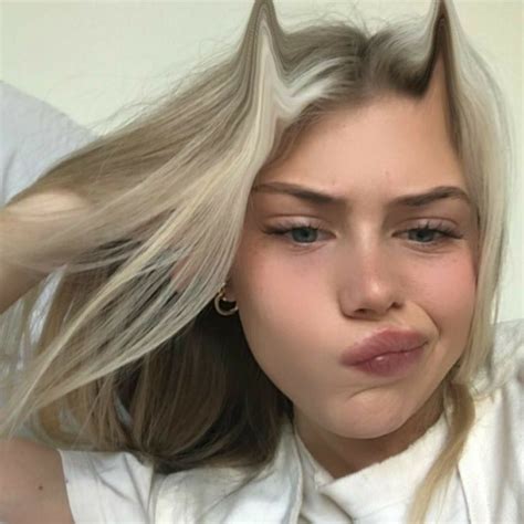 Foto  Iconic Women Girl Icons Itachi Instagram Story Dreadlocks