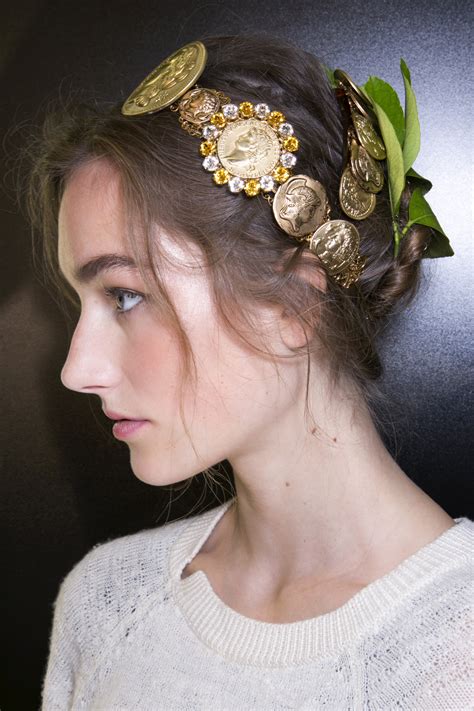 How To Wear Hair Accessories Like A Grown Up Thefashionspot