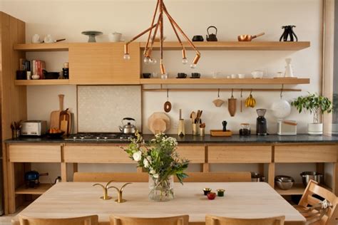 Moreover, it is also the ideal utensil for those who are tired of equipping themselves and storing large machines in their kitchen cabinets. Japanese-Inspired Kitchens Focused On Minimalism