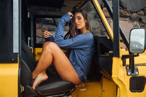 Pin On Land Rover And Sexy Woman