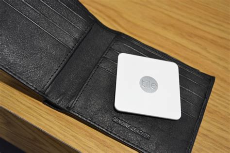 The tracker card is a super powerful tracking device the size of credit card that fits seamlessly into most ekster accessories. Credit-card-thin Tile Slim helps you keep track of your wallet or purse