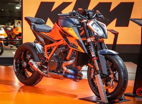 Motorcycle specifications, reviews, roadtest, photos, videos and comments on all motorcycles. KTM 1290 Super Duke R für 2020