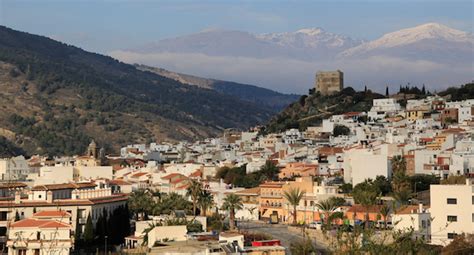 Casa excéntrico is located in vélez de benaudalla. Velez de Benaudalla - een onbekend dorpje bij de Alpujarra