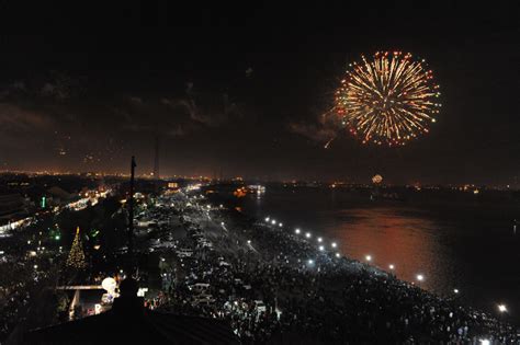 Spend New Years Eve In New Orleans 1st Lake New Years Eve Fireworks