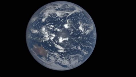 Watch Breathtaking Time Lapse Of Entire Year Of Earth Captured By