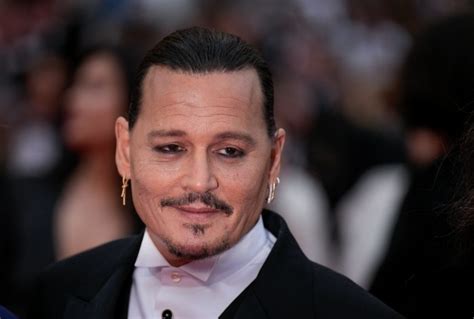 Cannes Johnny Depp Gets Emotional After Receiving Minute