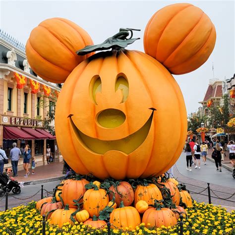Top 10 Disneyland Halloween Decorations 2023 To Make Your Visit Spooky