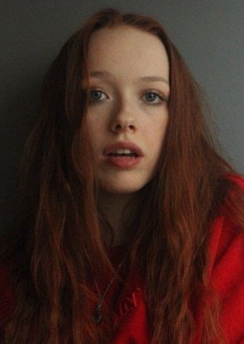 I'm not an official page, i'm just a fan page, with no connection to amybeth. Amybeth McNulty - Anne with an E em 2020 | Rosto, Mulher ...