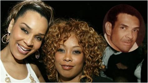 Lisa Raye And Da Brat Sisters With Picture Of Their Father Actors