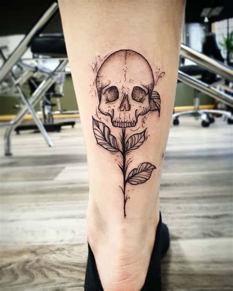 Small Skull And Flower Tattoos Beverlymetz