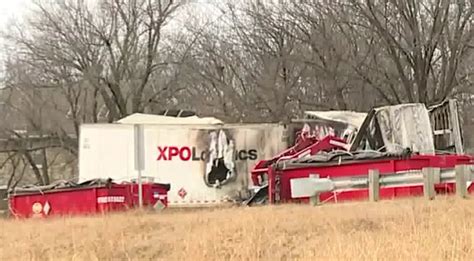 After Fiery Tractor Trailer Crash Northbound I 35 In Kck Reopens